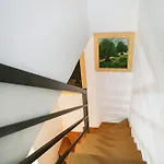V House בית נופש