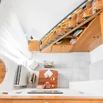 V House פפקוהורי