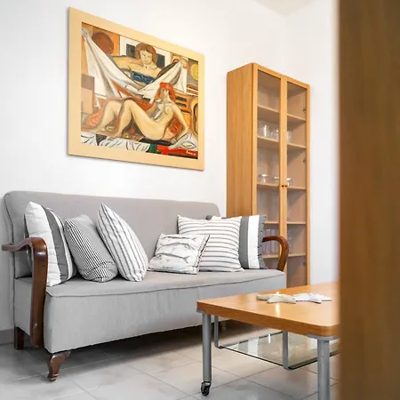 V House Pefkochori
