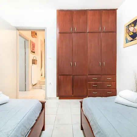 V House Pefkochori